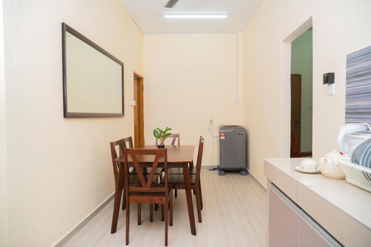 Adorable 2-bedroom With Pool, Wi-fi And Bbq * Rembau