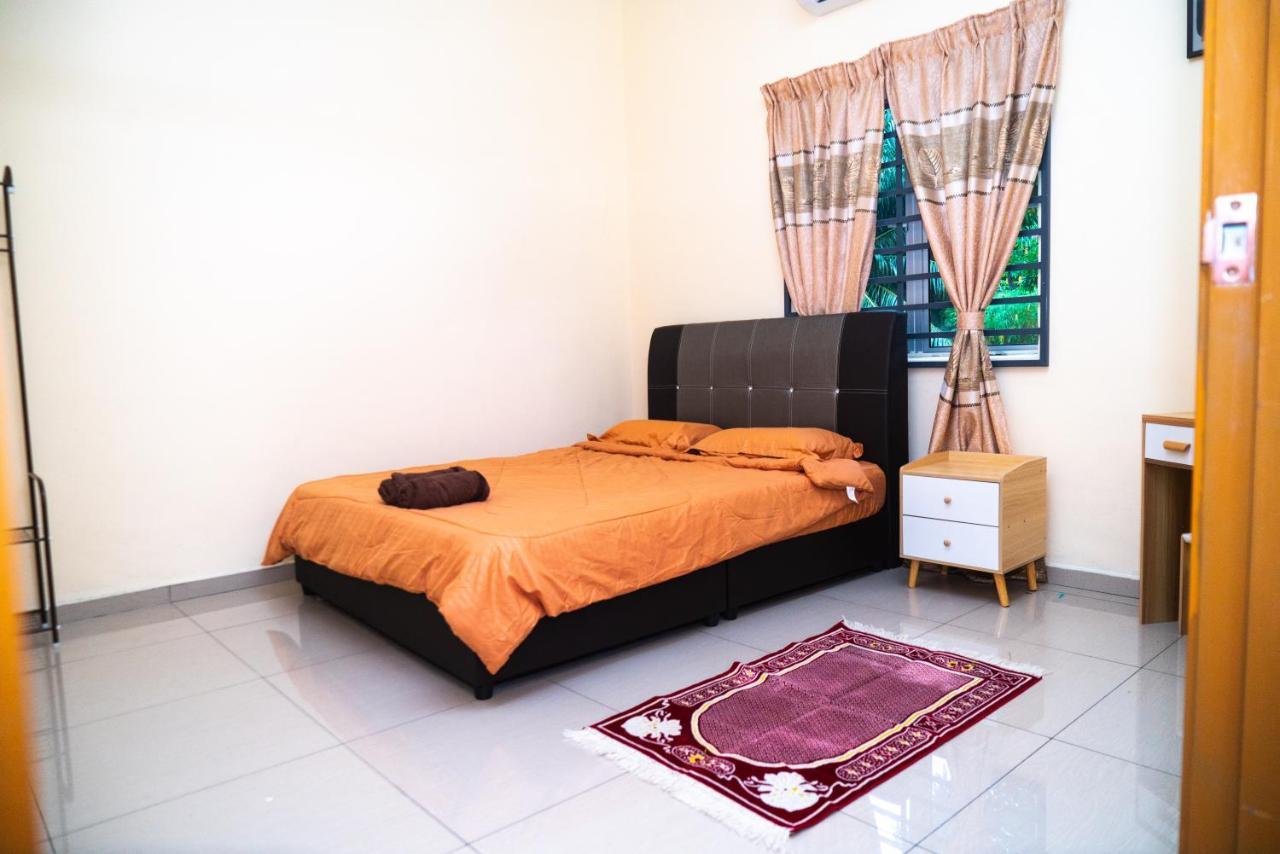Adorable 2-bedroom With Pool, Wi-fi And Bbq Rembau
